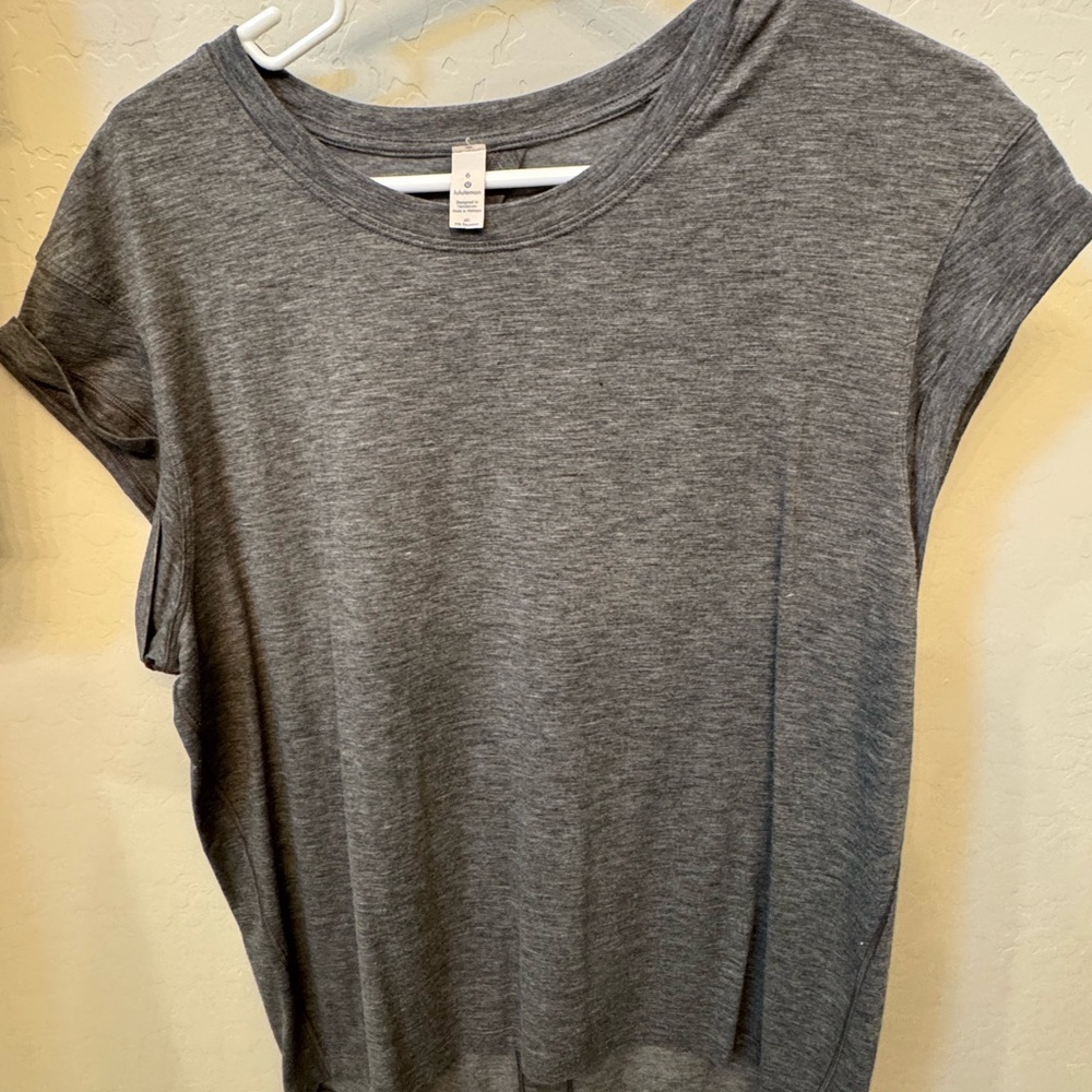 Lululemon Gray Women's Tee - Open Hole in back